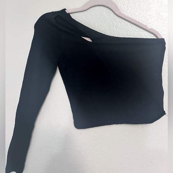 SOLD Abercrombie one-shoulder black top - Picture 2 of 4